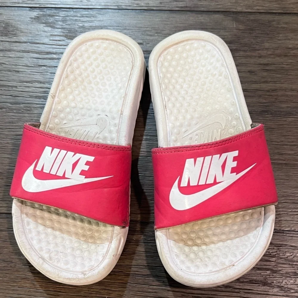 Nike Slides​​​​